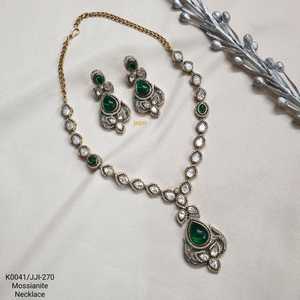 Delicado verde Moissanite Kundan Premium collar conjunto con pendientes joyería de moda - Product Image 3