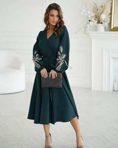 Vestido de Ucrania hecho a mano, bordado verde, estilo envolvente Vyshyvanka, ropa popular Bohemia para mujer, vestido bordado tradicional Ucraniano - Product Image 5