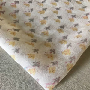 Tela de Algodón Estampada a Mano con Diseño Floral Indio Buti |   Acabado Natural Suave - Product Image 1