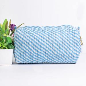 Estuche Vintage Impermeable Grande con Estampado de Bloques para Bolsa con Bolsillos, Gran Capacidad para Viajes y Almacenamiento de Maquillaje - Product Image 1