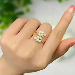 Anillo de cóctel de ópalo de fuego simulado de diamante de moissanita de corte Marquesa de 3 quilates de plata 925 para compromiso o fiesta - Product Image 5