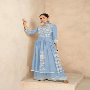 Último traje de diseñador Excelente calidad Alta demanda Heavy Reyon Kurti Pant & Dupatta con bordado Trabajo Mujer Moda - Product Image 1