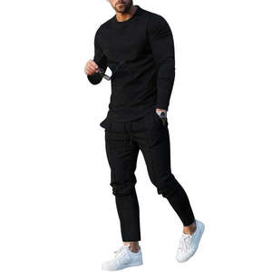Survêtement homme confortable pour la course à pied et les activités de plein air avec des designs tendance - Product Image 3