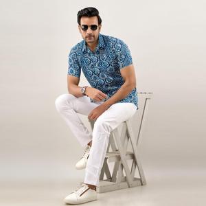 Chemise décontractée pour homme en popeline de coton bleu indigo, coupe classique, respirante, imprimée de fleurs, taille 6XL pour l'été - Product Image 1