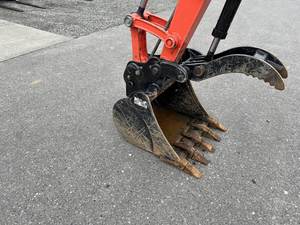 Miniexcavadora Kubota KX040-4 2021: Potencia Compacta con Rendimiento Confiable - Product Image 4