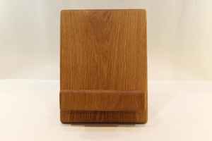 Support de téléphone ou de livre en bois artisanal pour bureaux, offrant un soutien à l'étude, finition naturelle et designs élégants - Product Image 4