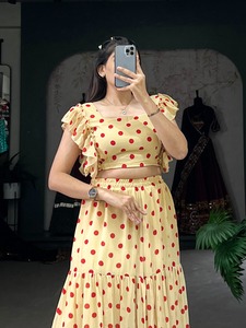 El último traje de diseñador de tendencia hermosa Georgette Lehenga Choli con trabajo de estampado de lunares proveedor y exportador al por mayor - Product Image 6