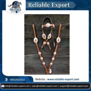 Nueva Llegada Coraza con Conchos Western Tack Set Nuevo estilo Crystal Conchos Headstall y Breastplate Tack Set - Product Image 4