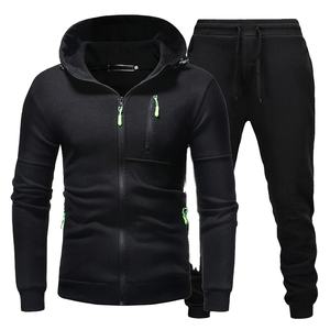 2025 nuevo chándal con capucha para hombre con logotipo impreso personalizado al por mayor Color sólido con MOQ bajo para la venta de invierno - Product Image 1