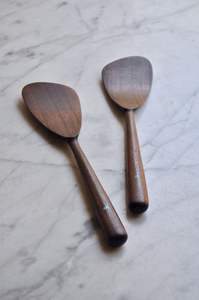 Cuchara de madera hecha a mano para cocinar, servir y uso en la cocina. Cuchara de madera natural para utensilios de cocina antiadherentes y para una cocina segura. - Product Image 4