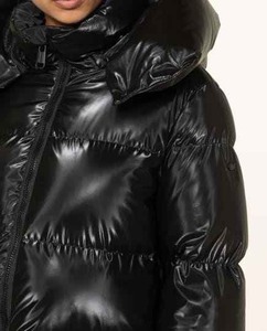 Chaqueta acolchada corta de alta calidad para mujer, abrigo corto de invierno con capucha y cierre de cremallera, elegante chaqueta acolchada corta para mujer, venta al por mayor, 2025 - Product Image 4