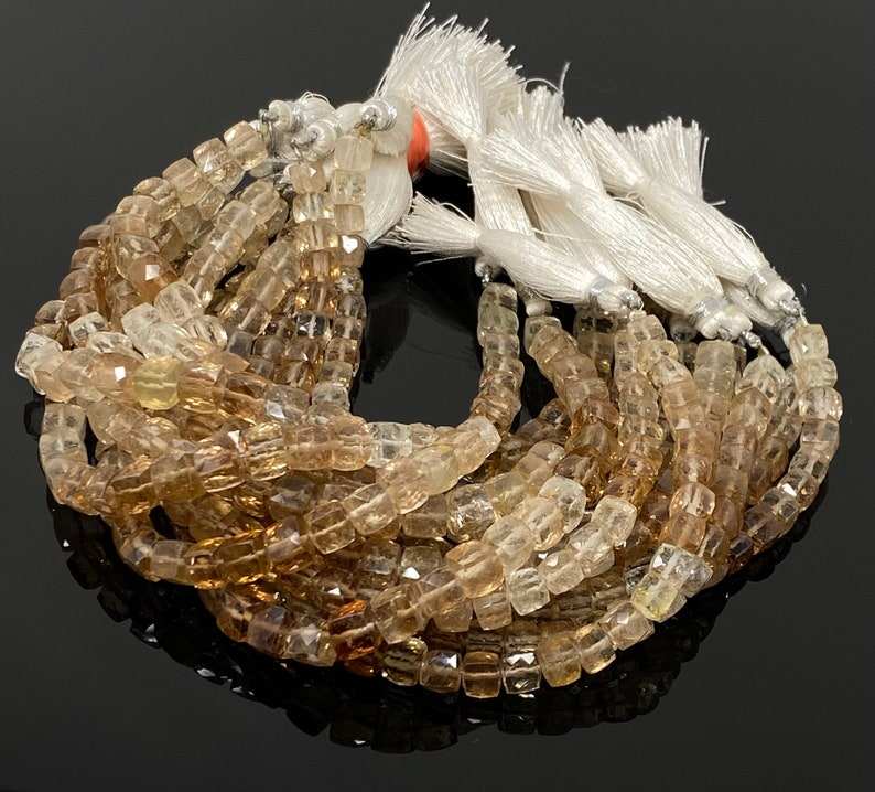 สีน้ำตาล