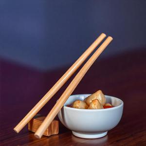 Palillos de madera Natural hechos a mano de primera calidad, utensilios ecológicos reutilizables para Fideos de Sushi, albóndigas, juego de comedor para el hogar - Product Image 3