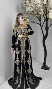 NOUVEAU BEAU TRAVAIL DE BRODERIE ZARI MAIN SUR ROBE CAFTAN NOIRE ornée de PERLES DE VERRE, PIERRE, DABKA WORK @ 2024 - Product Image 2