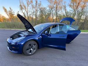 Tesla Model 3 Long Range 2022, Sedán Automático con Tracción en las Cuatro Ruedas (AWD) y Motores Eléctricos Dobles - Product Image 4