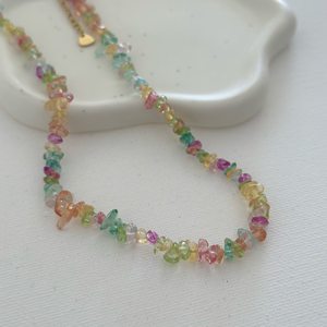 Collier réglable en pierre naturelle multicolore de style bohème pour femmes avec chaîne en acier inoxydable et perles de quartz pour les fêtes - Product Image 1