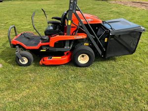 Nouvelle tondeuse Kubota Zero Turn GZD 15-II HD haute production Tondeuse à gazon industrielle Kubota GZD 15-II Zero-Turn Riding Mower - Product Image 3