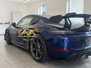 2023 718 Cayman GT4 RS Coupé 2023 Automatique Essence Turbo Jantes en alliage R20 Phares à LED Intérieur en cuir - Product Image 2