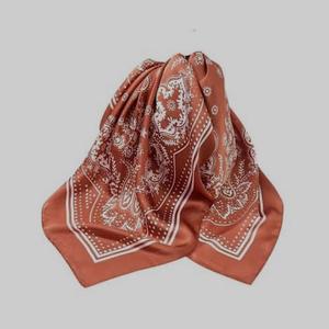 Pañuelo Cuadrado Hecho a Mano 100% Seda y Algodón para Mujer, Estilo Étnico Floral, Personalizado en Varios Colores, Tamaño Personalizado, Hecho a Mano para el Verano - Product Image 6