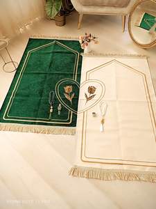 Alfombra de Oración de Seda, Alfombra de Oración Musulmana Tradicional con Acolchado Suave, Base Antideslizante, Elegante Patrón de Bordado - Product Image 6