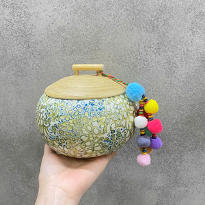 Tarro de bambú lacado hecho a mano con borla colorida Caja de regalo única de Ramadán y Eid de Vietnam - Product Image 6