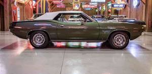 Ply-mo-uth Ba-rra-cuda Convertible Clásica de Época de 1970 de Segunda Mano - Product Image 5