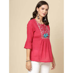 Haut décontracté en coton respirant pour femme avec broderie ethnique, col à nouer et manches cloche, design froncé - Product Image 6