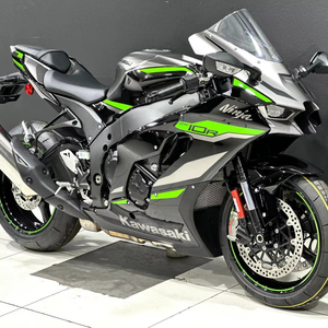 Expédition mondiale Moto ZX-10R 2025 - Product Image 1