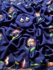 Sari de moda de Georgette puro con flor estampada a mano perfecto para todas las ocasiones - Product Image 2