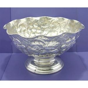 Bol à fruits en métal argenté de bonne qualité avec base pour le salon, la salle à manger, décoration de table, centre de table, bols à fruits - Product Image 4