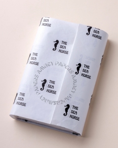 Rouleau de papier de soie imperméable de haute qualité à conception personnalisée boîtes cadeaux de luxe jetables biodégradables recyclables emballage de vêtements - Product Image 3