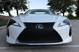 รถยนต์โตโยต้า LC 500h Touring Package ปี 2018 มือสอง พร้อมระบบควบคุมความเร็วอัตโนมัติแบบปรับตามความเร็ว - Product Image 3