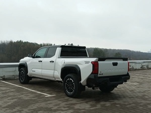 Tacoma 2024 blanche, 2.4 AT, 278 ch, 4x4, essence, automatique, double cabine, tout-terrain - Product Image 2