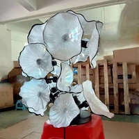Lampu Meja Bunga Putih Mewah Desain Kreatif Piring Kaca Seni Berdiri Patung Kaca Tiup Tangan Lampu Meja Kaca Murano
