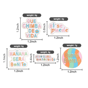 เข็มกลัดเคลือบสีพาสเทลพร้อมข้อความภาษาสเปนสร้างแรงบันดาลใจ "Buena Energía Sin Suma Que No Reste" และ "Que Chimba De Vida" - Product Image 2
