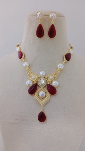 Conjunto de collar de rubí rico y elegante, piedras de lágrima de rubí profundo de lujo, ornamentación de latón única, joyería de moda, producto a granel - Product Image 3