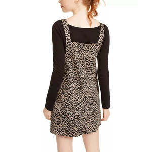 TINSELTOWN ชุดเอี๊ยมสีน้ำตาลสำหรับเด็กผู้ชาย กระโปรงยีนส์พิมพ์ลายติดกระดุมด้านหน้า ไซส์ใหญ่ - Product Image 2