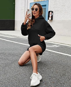 Logo personnalisé Ensemble de vêtements de sport décontractés 2 pièces pour femmes Sweat à capuche et short de survêtement en tricot à motif solide pour l'automne et l'hiver - Product Image 4