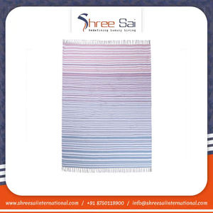 Tapis en coton tissé à la main indien de qualité supérieure brodé bloc à la main impression moderne géométrique lavable personnalisable tapis de zone de prière - Product Image 3