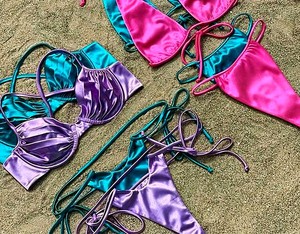 2024 ฉลากส่วนตัวชุดว่ายน้ําที่กําหนดเองผู้หญิงบิกินี่ผู้ผลิตที่กําหนดเองสองชิ้นชุดว่ายน้ําซาตินบิกินี่ชุด - Product Image 3