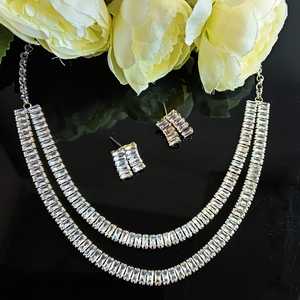 ชุดเครื่องประดับอินเดียสุดอินเทรนด์สร้อยคอคอปกคริสตัลแบบหลายชั้นสำหรับเจ้าสาวงานแต่งงานแบบอินเดียสำหรับผู้หญิงเงิน - Product Image 2