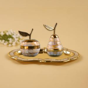 Meilleures ventes Plateau de service en laiton avec poignées faciles à saisir pour cuisine, salle à manger et présentoir disponible à bas prix - Product Image 2