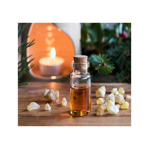 Aceites esenciales orgánicos de incienso del mejor grado Exportadores a granel en La India para el cuidado del acné en productos cosméticos - Product Image 1