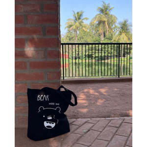 Bolsa Tote Bear with Me, Color Sólido, Lona de Algodón, Cierre de Cremallera, Logotipo Personalizable y Decoración de Cadena - Product Image 6