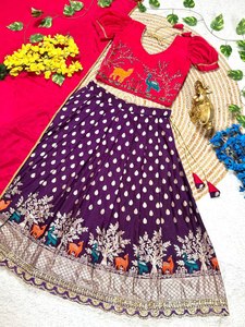 Tissu en soie pure Chinon Maggam-Thread Work Beau design Fabriqué à la main Anarkali Salwar Kameez Design collection de mode pour enfants - Product Image 5