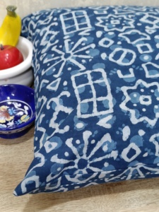 Housse de coussin et de oreiller en voile de coton 100% indigo, imprimée à la main, 45x45cm, avec fermeture éclair au dos, pour usage domestique - KANTHA - Product Image 3