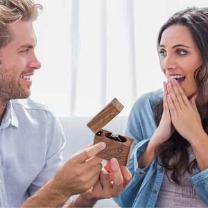 Caja de joyería de anillo conmemorativo tallada en forma de corazón Vintage, caja de anillo de compromiso de madera pequeña caja de anillo plana delgada para propuesta - Product Image 2