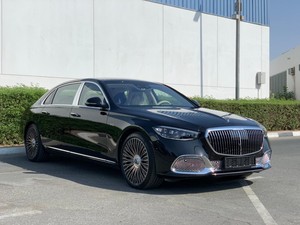 Très propre et impeccable, Mercedes-Benz Maybach S680 2022, automatique, conduite à gauche, sièges en cuir, toit ouvrant panoramique R20 - Product Image 2