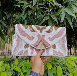 Floral Beaded <b>Clutch</b> Bag Fashionable <b>Pink</b> Sunflower Beaded Crossbody Bag Zipper Large Capacity Summer 2025 Collection Handmade - Product Image 2