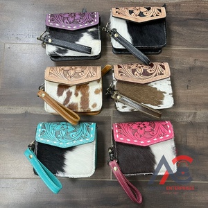 กระเป๋าใส่เหรียญหนังแท้ลายดอกไม้ดีไซน์ทันสมัย พร้อมสายคล้องมือ หนังวัวแท้ขนฟู กระเป๋าเงินใบเล็กสำหรับสาวๆ - Product Image 1